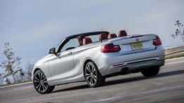 BMW 228i Cabrio (2015) - wersja amerykańska - widok z tyłu