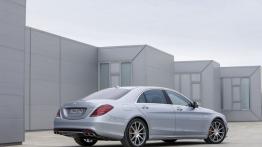 Mercedes S 63 AMG W222 (2014) - widok z tyłu