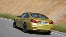 BMW M4 F82 Coupe (2014) - widok z tyłu