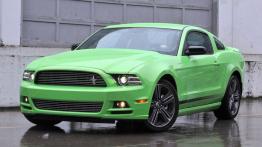 Ford Mustang 2013 - widok z przodu