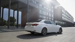 Lexus GS IV 450h F-Sport (2012) - widok z tyłu