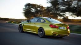 BMW M4 F82 Coupe (2014) - widok z tyłu