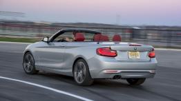 BMW 228i Cabrio (2015) - wersja amerykańska - widok z tyłu