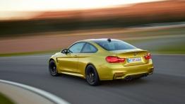 BMW M4 F82 Coupe (2014) - widok z tyłu