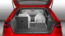 Audi RS 3 Sportback II (2015) - bagażnik, tylna kanapa złożona