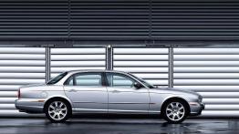 Jaguar XJ L - prawy bok