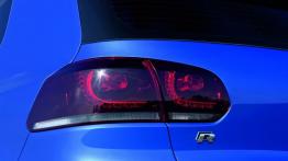 Volkswagen Golf R - lewy tylny reflektor - wyłączony