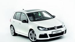 Volkswagen Study Golf R - przód - reflektory włączone