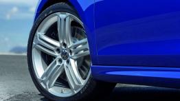 Volkswagen Golf R - lewe przednie nadkole