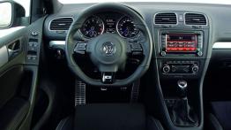 Volkswagen Golf R - kokpit