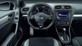 Volkswagen Golf R - kokpit