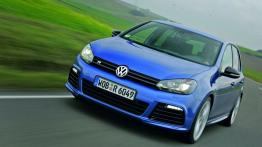 Volkswagen Golf R - widok z przodu