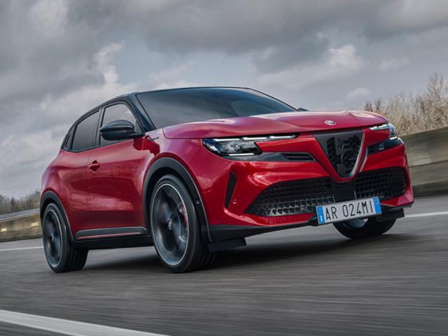 Alfa Romeo Junior SUV - Oceń swoje auto