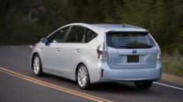 Toyota Prius V - widok z tyłu