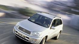 Toyota RAV4 2000 - widok z przodu