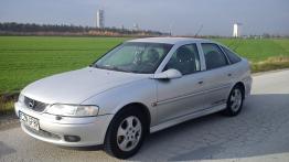 Opel Vectra B Hatchback 2.5 V6 170KM 125kW 1995-2000