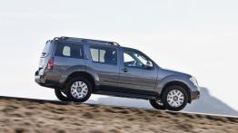 Nissan Pathfinder 2010 - prawy bok