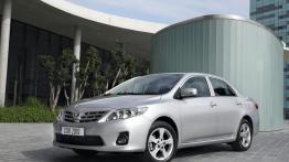 Toyota Corolla Sedan 2010 - widok z przodu