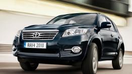 Toyota RAV4 2010 - widok z przodu