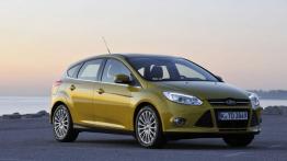 Ford Focus Hatchback 2010 - widok z przodu