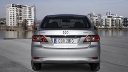 Toyota Corolla Sedan 2010 - widok z tyłu