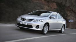 Toyota Corolla Sedan 2010 - widok z przodu