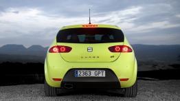 Seat Leon Cupra R 2010 - tył - reflektory włączone