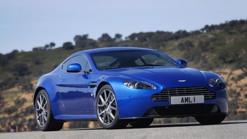 Aston Martin V8 Vantage 2005 Vantage 4.3 i V8 32V 385KM 283kW od 2005