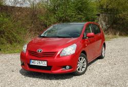 Toyota Verso Minivan 2.2 D-CAT 150KM 110kW od 2009 - Oceń swoje auto