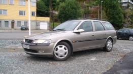 Opel Vectra B Kombi 1.6 i 16V 101KM 74kW 1996-2000