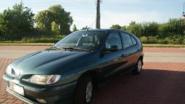 Renault Megane I Hatchback 2.0 i 115KM 85kW 1996-2000