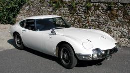 Toyota 2000GT - widok z przodu