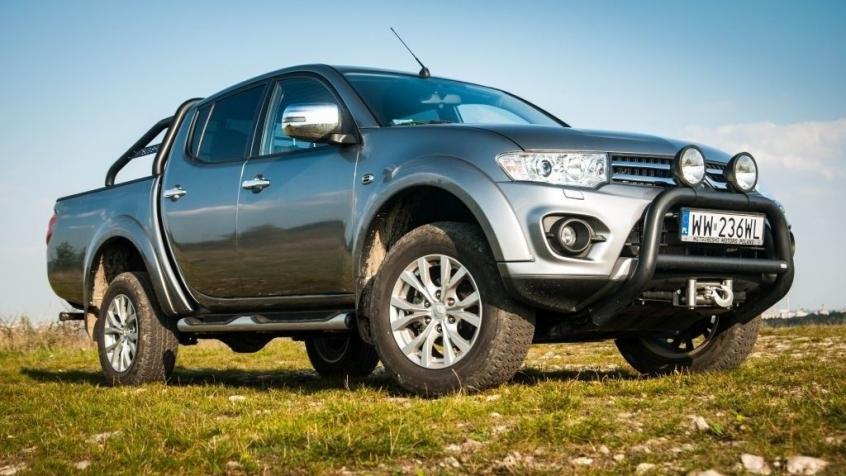 Mitsubishi L200 IV Double Cab Facelifting 2.5 DI-D 176KM 129kW 2014-2015