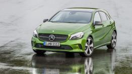 Mercedes A 220d 4MATIC (W 176 Facelifting) 2016 - widok z przodu