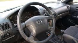 Oczy szeroko zamknięte - Toyota Corolla VIII (E11) (1997-2001)