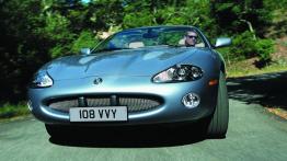 Jaguar XK 2003 - widok z przodu