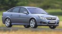 Opel Vectra Hatchback 2005 - widok z przodu