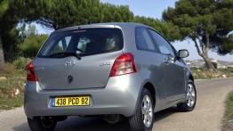 Toyota Yaris 2006 - widok z tyłu