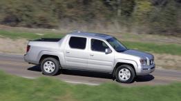 Honda Ridgeline 2006 - prawy bok