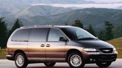 Chrysler Town & Country IV