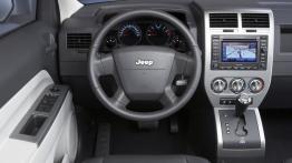 Jeep Patriot 2007 - kokpit