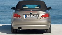 BMW Seria 1 E88 2007 - widok z tyłu