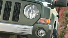 Jeep Patriot 2007 - prawy przedni reflektor - wyłączony