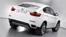 BMW X6 M50d - widok z tyłu