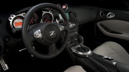 Nissan 370Z - widok ogólny wnętrza z przodu