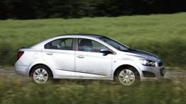 Chevrolet Aveo sedan 2011 - prawy bok