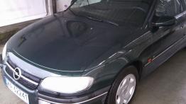 Opel Omega B Sedan 3.0 i V6 211KM 155kW 1994-2001