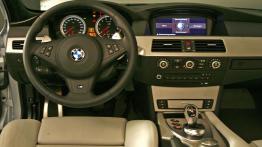 BMW M5 E61 - kokpit