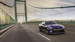 Nissan GT-R 2012 - widok z przodu