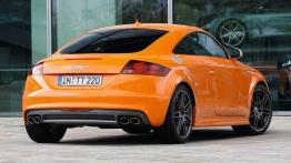 Audi TTS Coupe 2011 - widok z tyłu